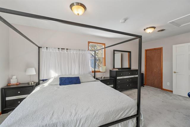 Builiding view seventeen for 7 Oakwood, Ypsilanti, MI. 48197