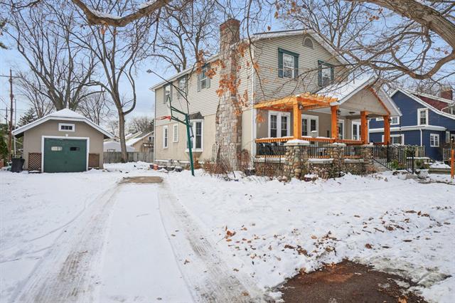 Builiding view thirty seven for 7 Oakwood, Ypsilanti, MI. 48197