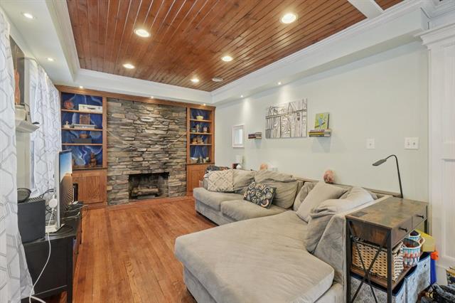 Builiding view three for 7 Oakwood, Ypsilanti, MI. 48197