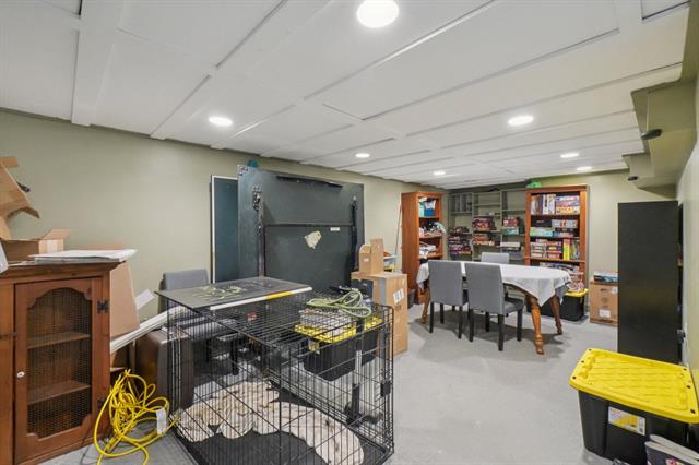 Builiding view twenty eight for 7 Oakwood, Ypsilanti, MI. 48197