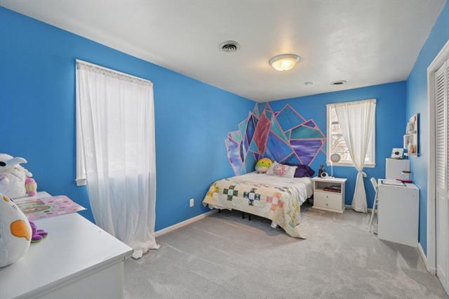 Builiding view twenty five for 7 Oakwood, Ypsilanti, MI. 48197