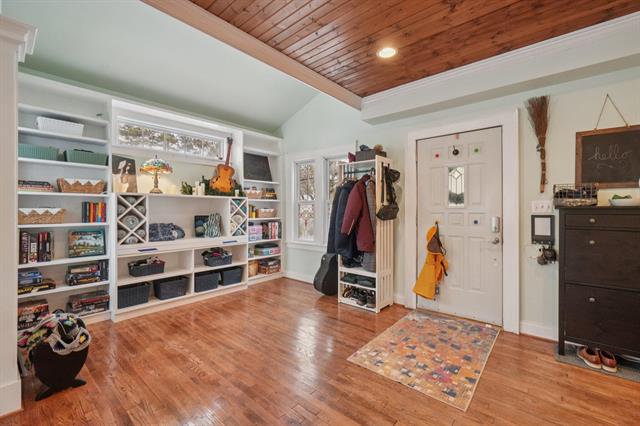 Builiding view two for 7 Oakwood, Ypsilanti, MI. 48197