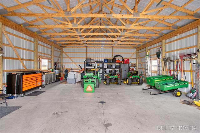 Builiding view seventy six for 4339 Mason St, Zeeland, MI. 49464