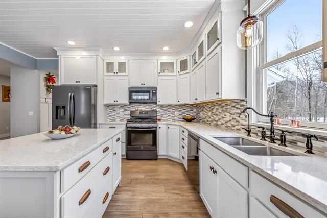 Builiding view fourteen for 11936 108Th, Grand Haven, MI. 49417