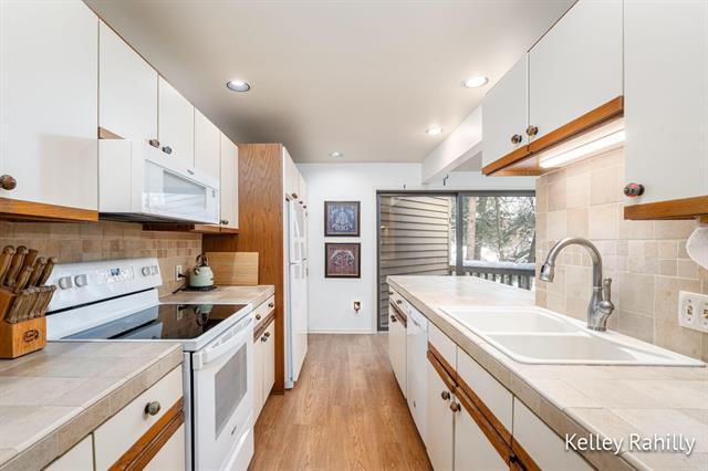 Builiding view eleven for 6587 Waybridge, Grand Rapids, MI. 49546