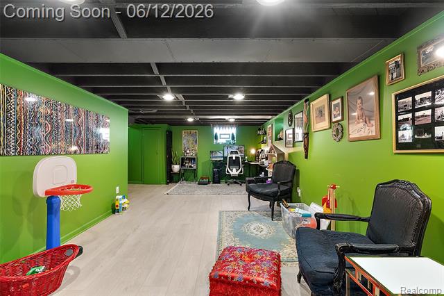Builiding view forty three for 495 Lincoln, Clawson, MI. 48017