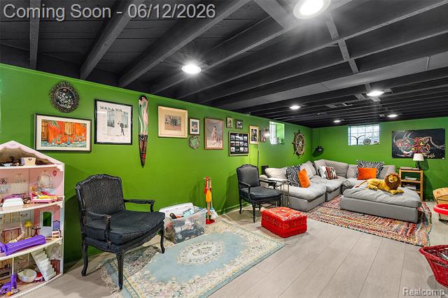 Builiding view forty for 495 Lincoln, Clawson, MI. 48017