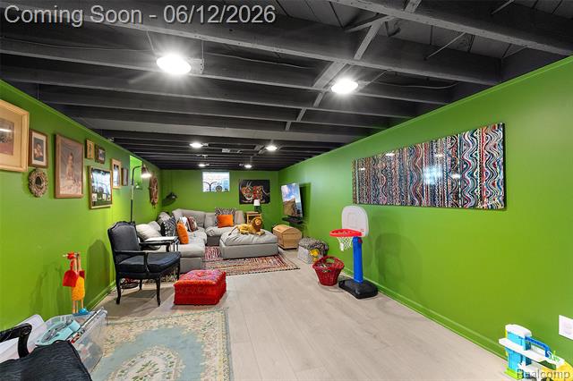 Builiding view thirty nine for 495 Lincoln, Clawson, MI. 48017