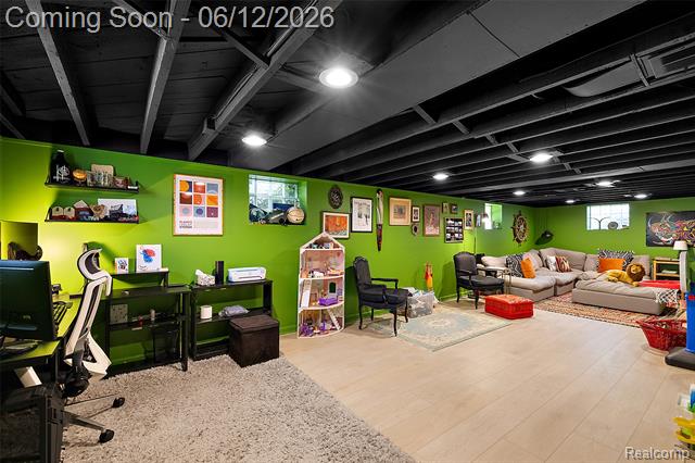 Builiding view thirty seven for 495 Lincoln, Clawson, MI. 48017