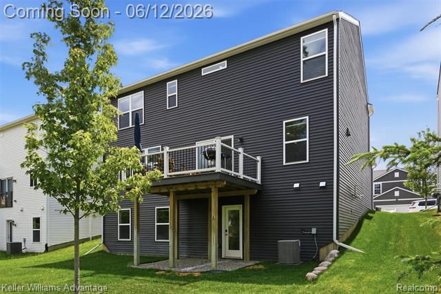 Builiding view forty three for 6134 Fieldstone, South Lyon, MI. 48178