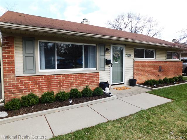 front view picture of 314 Huntley Ave, Clawson, MI. 48017