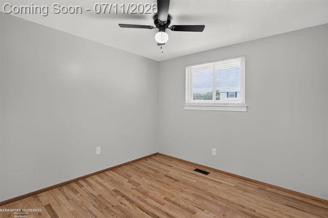 Builiding view fifteen for 511 Kinross, Clawson, MI. 48017