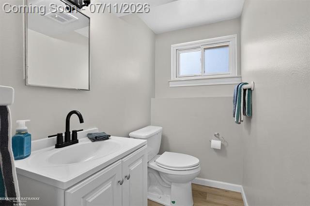 Builiding view twenty five for 511 Kinross, Clawson, MI. 48017