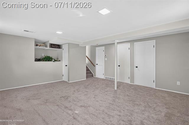 Builiding view twenty one for 511 Kinross, Clawson, MI. 48017