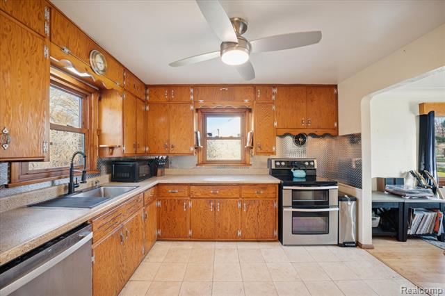 Builiding view eleven for 1944 Sterns, Temperance, MI. 48182