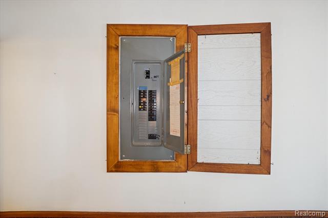 Builiding view fifty for 1944 Sterns, Temperance, MI. 48182