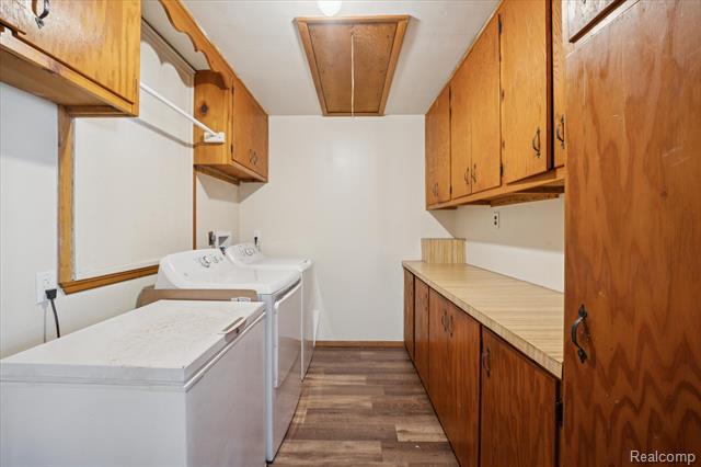 Builiding view forty nine for 1944 Sterns, Temperance, MI. 48182