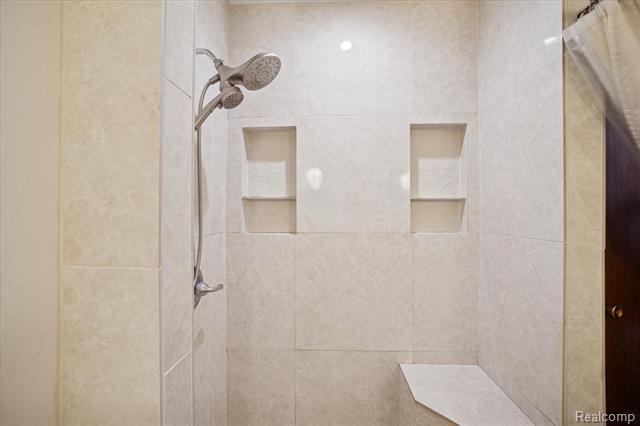 Builiding view twenty nine for 1944 Sterns, Temperance, MI. 48182