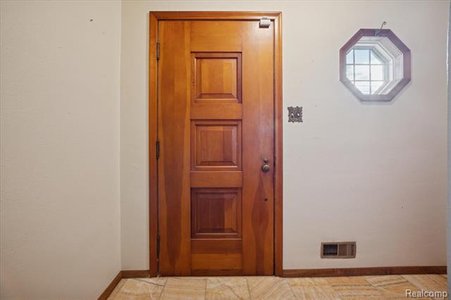 Builiding view two for 1944 Sterns, Temperance, MI. 48182