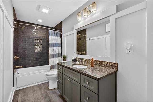 Builiding view forty four for 6125 Harmon Green, Grandville, MI. 49418