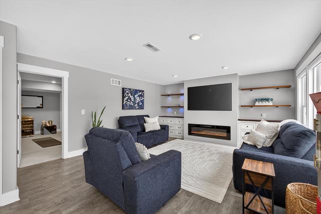 Builiding view forty two for 6125 Harmon Green, Grandville, MI. 49418