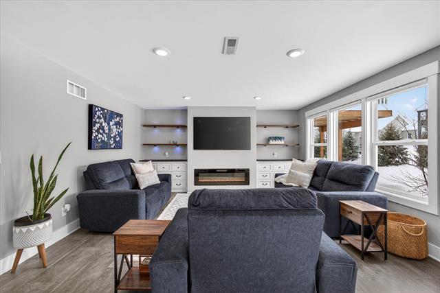 Builiding view forty for 6125 Harmon Green, Grandville, MI. 49418