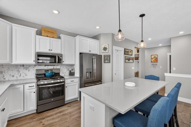 Builiding view seventeen for 6125 Harmon Green, Grandville, MI. 49418