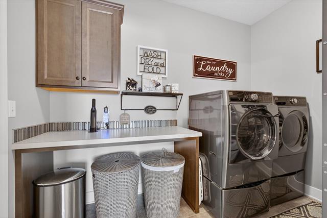 Builiding view thirty seven for 6125 Harmon Green, Grandville, MI. 49418