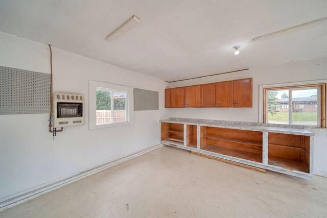 Builiding view forty eight for 800 Hazelwood, Jackson, MI. 49203