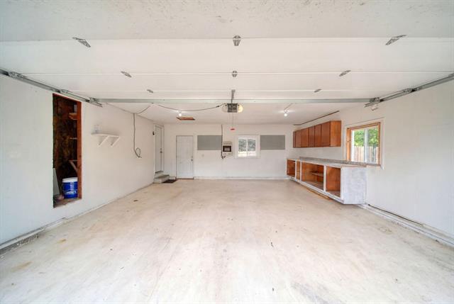 Builiding view forty seven for 800 Hazelwood, Jackson, MI. 49203