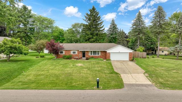 Builiding view four for 800 Hazelwood, Jackson, MI. 49203