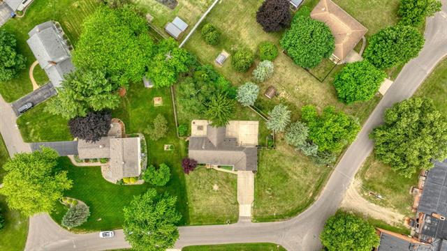 Builiding view six for 800 Hazelwood, Jackson, MI. 49203