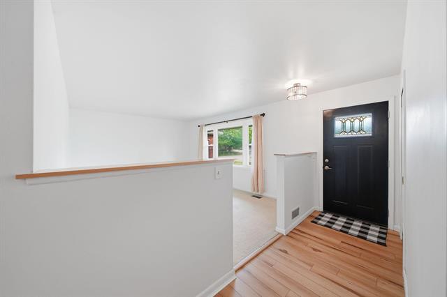 Builiding view sixteen for 800 Hazelwood, Jackson, MI. 49203