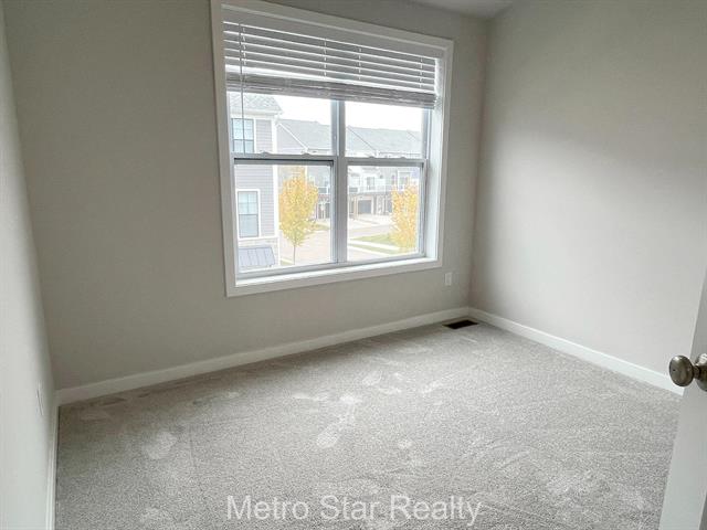 Builiding view fourteen for 2901 Corston, Ann Arbor, MI. 48105