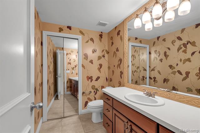 Builiding view fifty five for 5779 Pinecrest Estates, Ann Arbor, MI. 48105