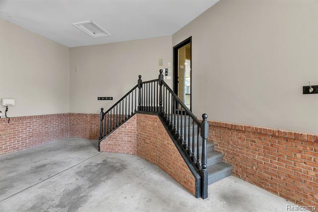 Builiding view fifty seven for 5779 Pinecrest Estates, Ann Arbor, MI. 48105