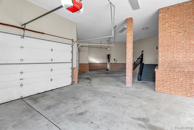 Builiding view fifty six for 5779 Pinecrest Estates, Ann Arbor, MI. 48105