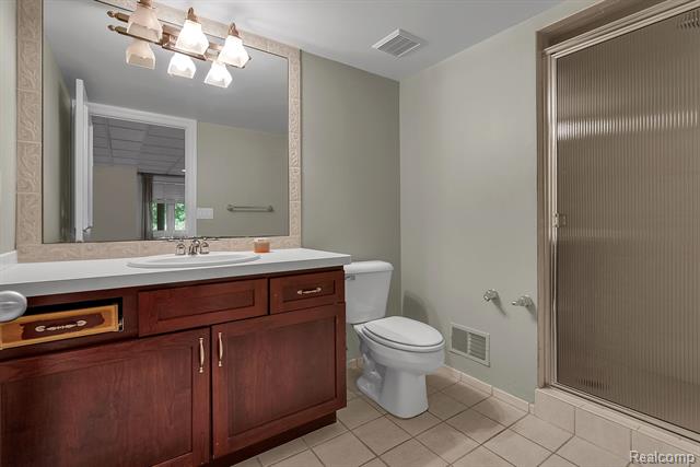 Builiding view fifty three for 5779 Pinecrest Estates, Ann Arbor, MI. 48105