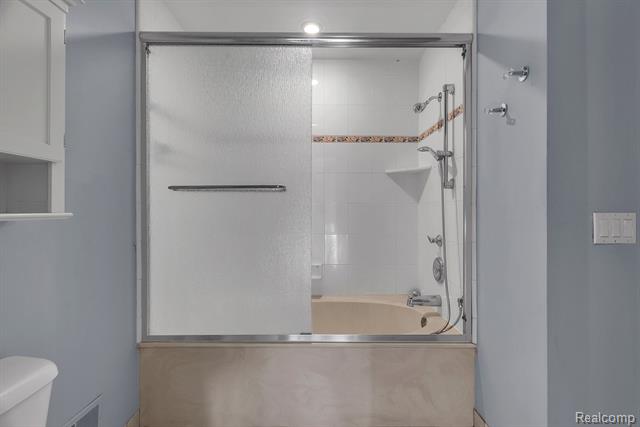 Builiding view forty one for 5779 Pinecrest Estates, Ann Arbor, MI. 48105