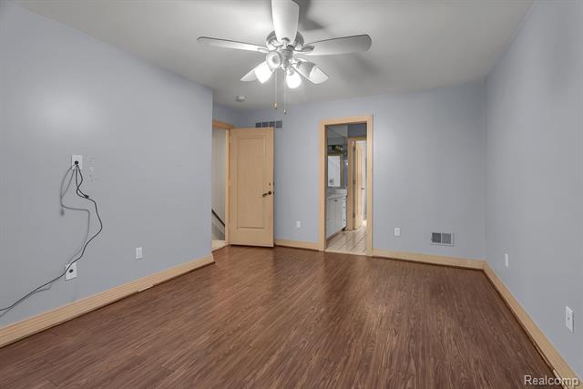 Builiding view forty seven for 5779 Pinecrest Estates, Ann Arbor, MI. 48105