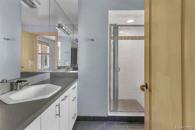 Builiding view thirty seven for 5779 Pinecrest Estates, Ann Arbor, MI. 48105