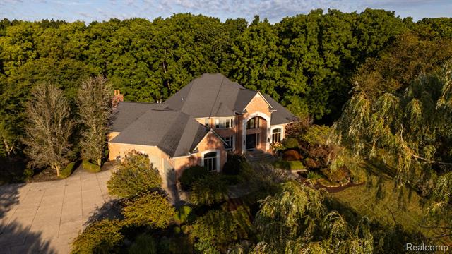 Builiding view three for 5779 Pinecrest Estates, Ann Arbor, MI. 48105