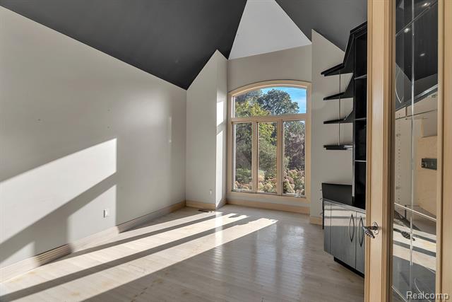 Builiding view twenty five for 5779 Pinecrest Estates, Ann Arbor, MI. 48105