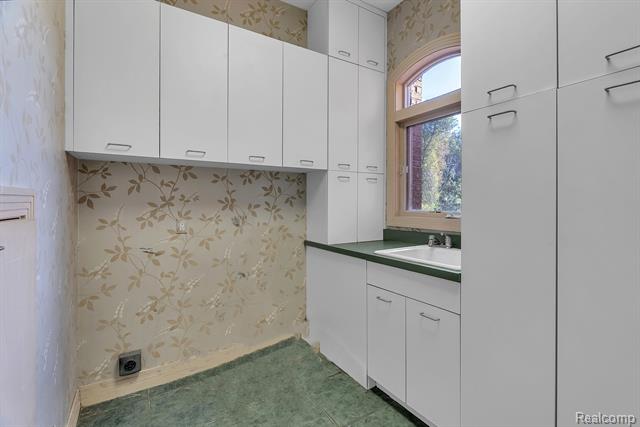 Builiding view twenty three for 5779 Pinecrest Estates, Ann Arbor, MI. 48105