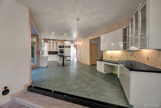 Builiding view twenty two for 5779 Pinecrest Estates, Ann Arbor, MI. 48105