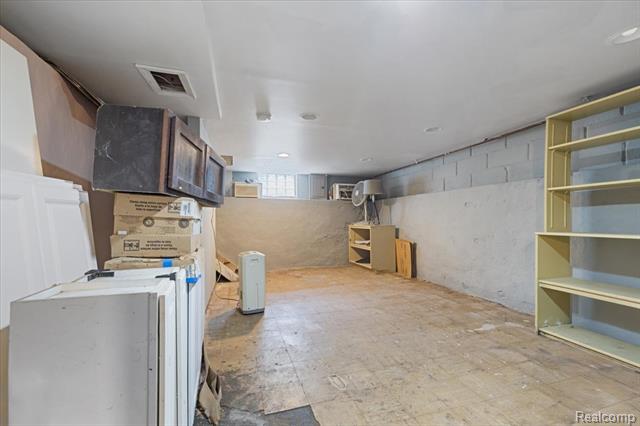 Builiding view thirty eight for 1257 Byron, Howell, MI. 48843