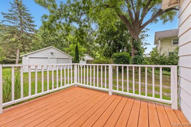 Builiding view thirty four for 1257 Byron, Howell, MI. 48843