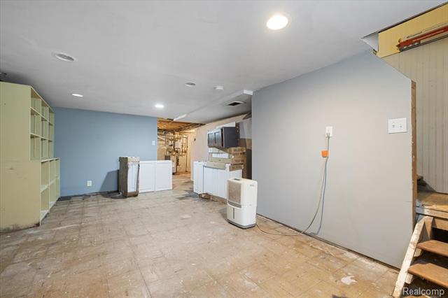 Builiding view thirty seven for 1257 Byron, Howell, MI. 48843