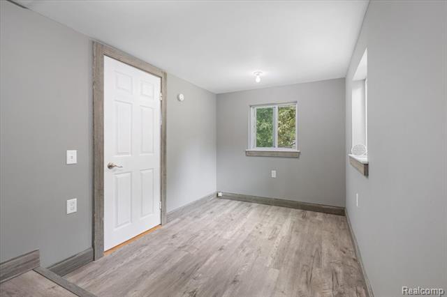 Builiding view twenty three for 1257 Byron, Howell, MI. 48843