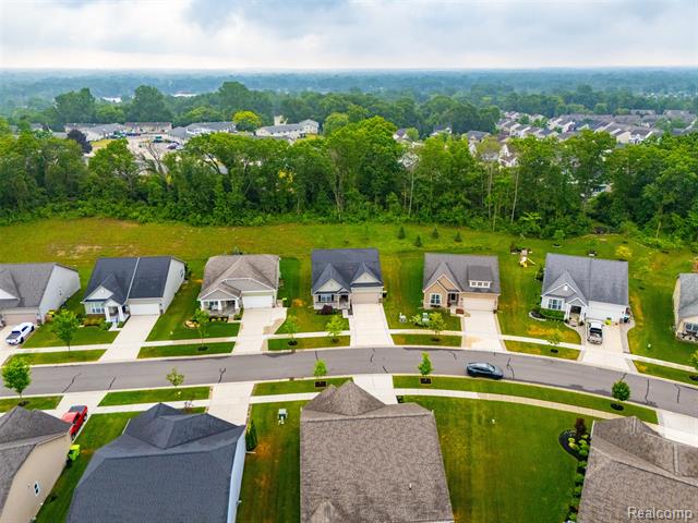Builiding view forty two for 171 Coppice Way, White Lake, MI. 48386